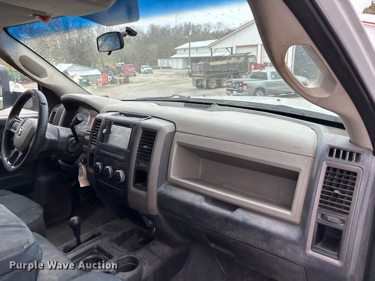 image for item DT0122 2012 Dodge Ram 5500 Crew Cab flatbed truck