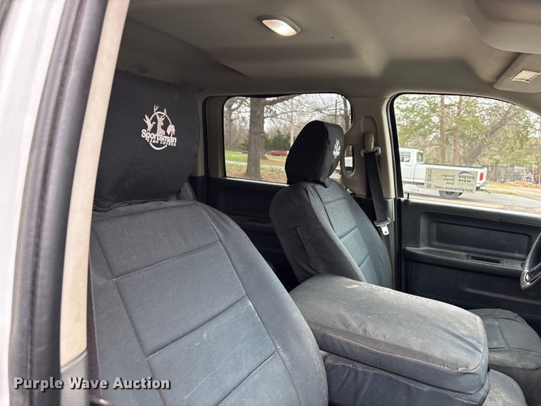 image for item DT0122 2012 Dodge Ram 5500 Crew Cab flatbed truck