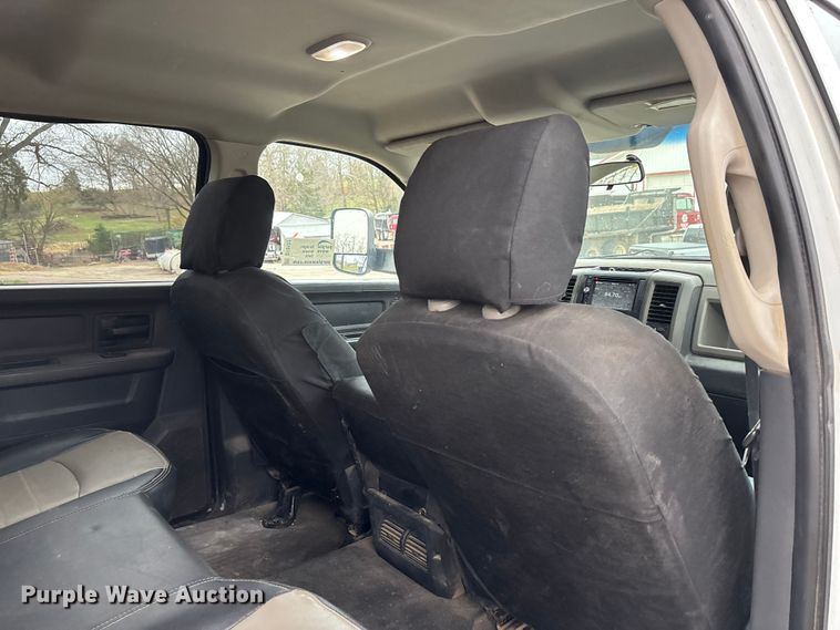 image for item DT0122 2012 Dodge Ram 5500 Crew Cab flatbed truck