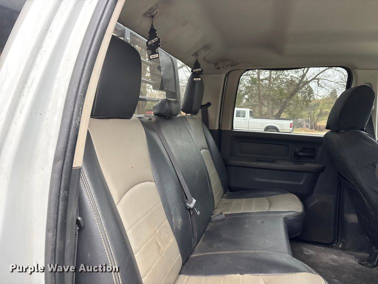 image for item DT0122 2012 Dodge Ram 5500 Crew Cab flatbed truck