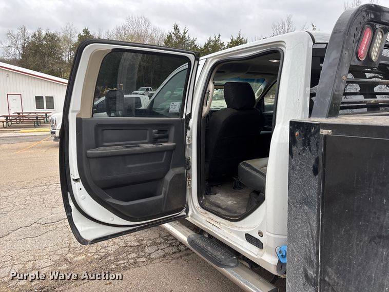 image for item DT0122 2012 Dodge Ram 5500 Crew Cab flatbed truck