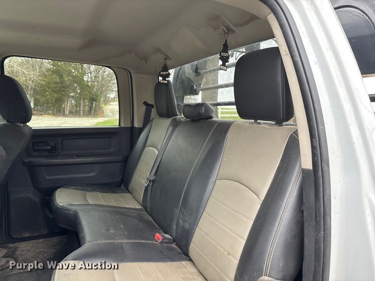 image for item DT0122 2012 Dodge Ram 5500 Crew Cab flatbed truck