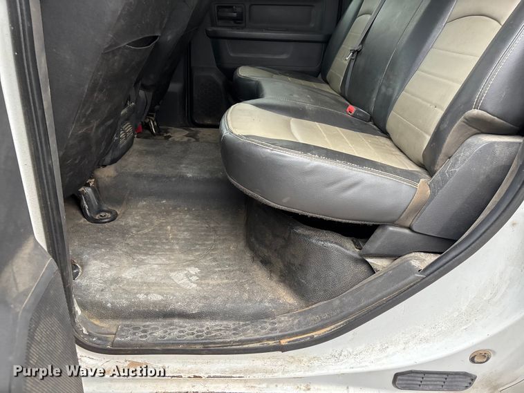 image for item DT0122 2012 Dodge Ram 5500 Crew Cab flatbed truck