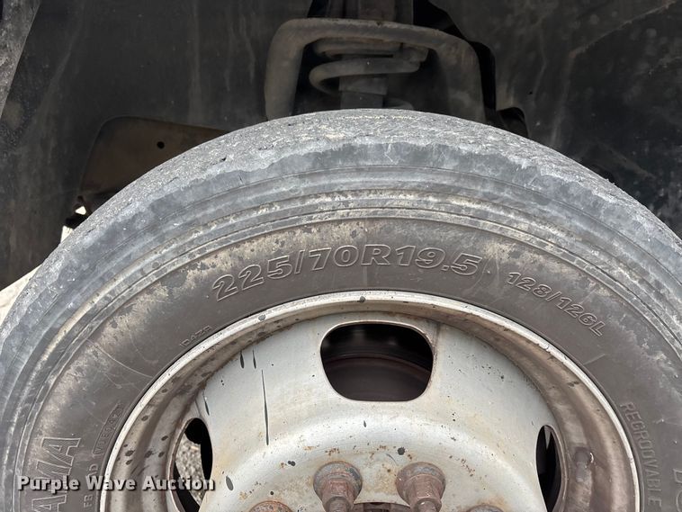 image for item DT0122 2012 Dodge Ram 5500 Crew Cab flatbed truck