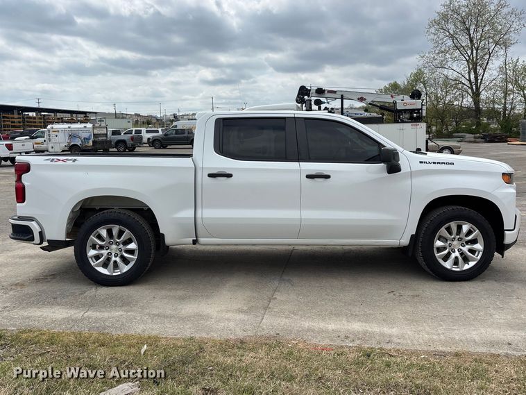 image for item DT0124 2021 Chevrolet Silverado 1500 Crew Cab pickup truck