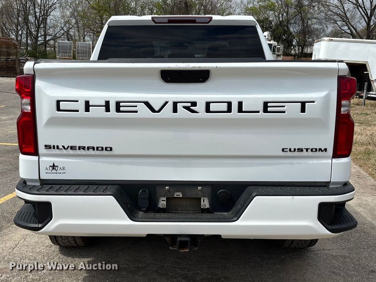 image for item DT0124 2021 Chevrolet Silverado 1500 Crew Cab pickup truck