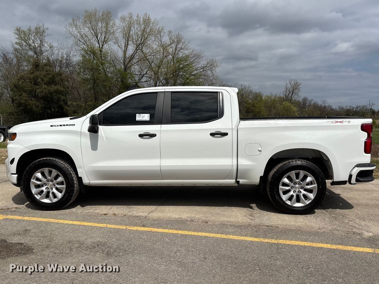 image for item DT0124 2021 Chevrolet Silverado 1500 Crew Cab pickup truck