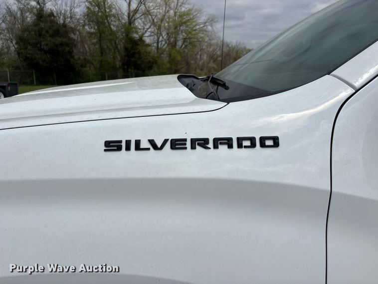 image for item DT0124 2021 Chevrolet Silverado 1500 Crew Cab pickup truck