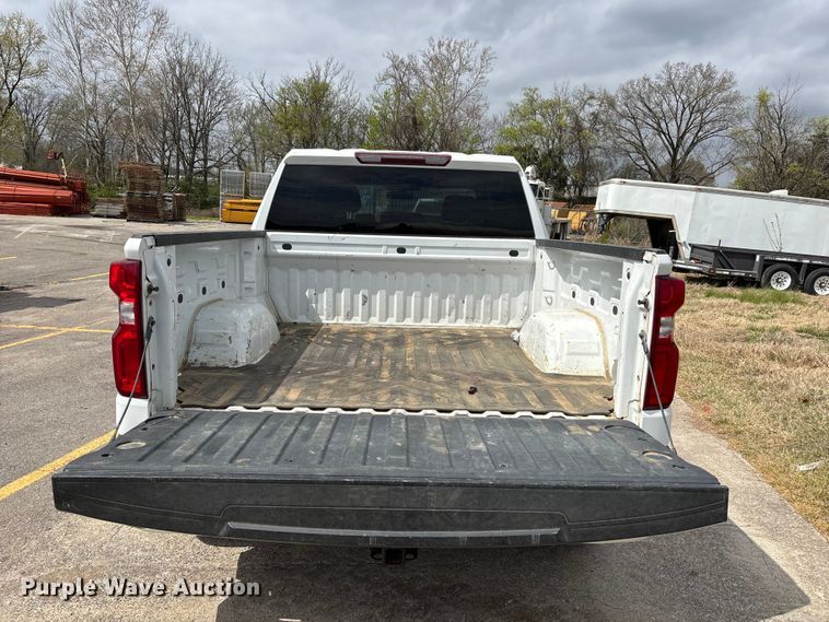 image for item DT0124 2021 Chevrolet Silverado 1500 Crew Cab pickup truck