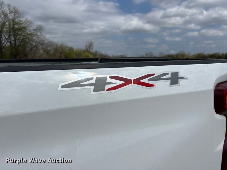 image for item DT0124 2021 Chevrolet Silverado 1500 Crew Cab pickup truck