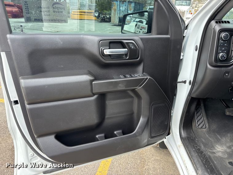 image for item DT0124 2021 Chevrolet Silverado 1500 Crew Cab pickup truck