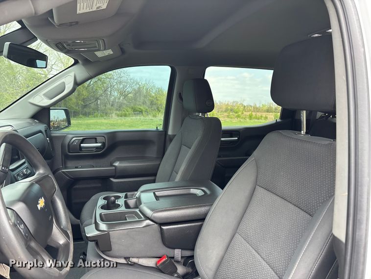 image for item DT0124 2021 Chevrolet Silverado 1500 Crew Cab pickup truck