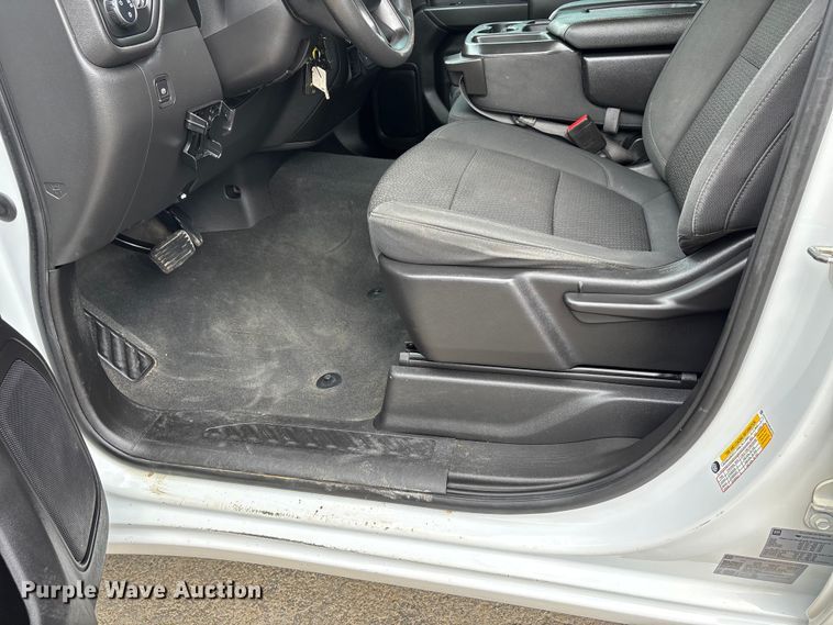 image for item DT0124 2021 Chevrolet Silverado 1500 Crew Cab pickup truck