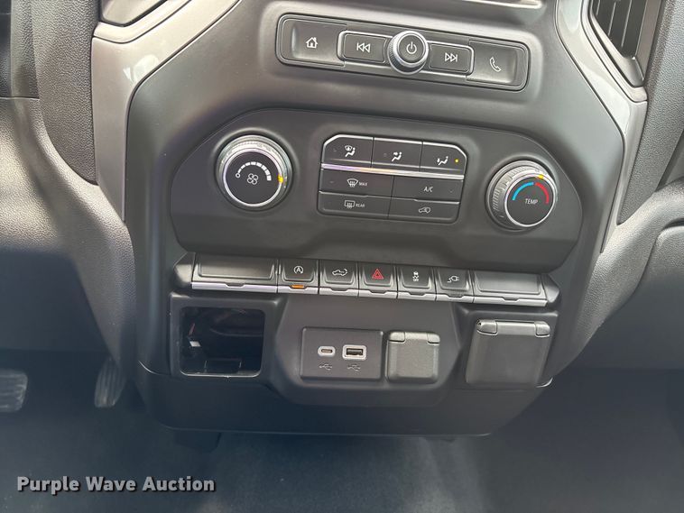 image for item DT0124 2021 Chevrolet Silverado 1500 Crew Cab pickup truck