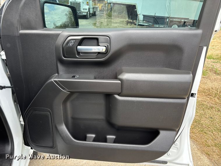 image for item DT0124 2021 Chevrolet Silverado 1500 Crew Cab pickup truck