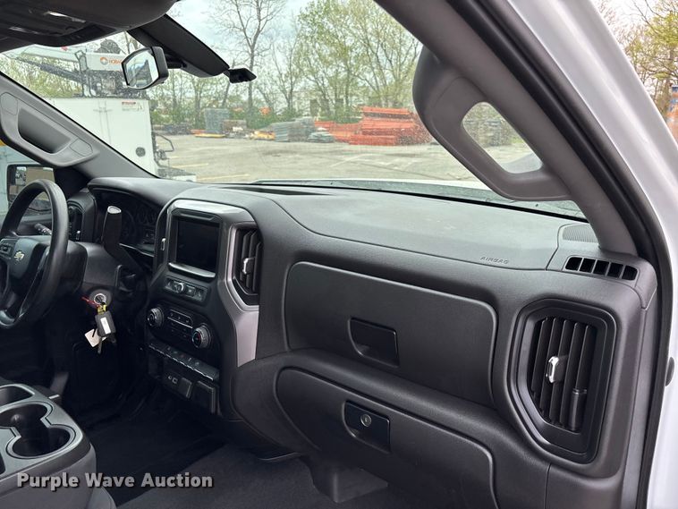 image for item DT0124 2021 Chevrolet Silverado 1500 Crew Cab pickup truck