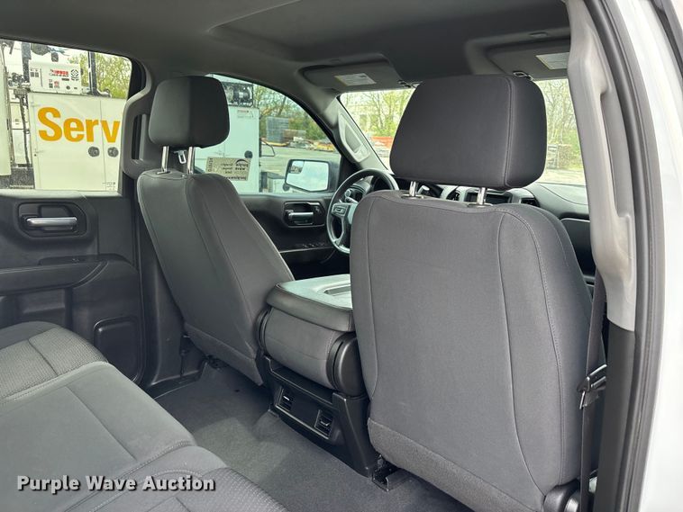 image for item DT0124 2021 Chevrolet Silverado 1500 Crew Cab pickup truck