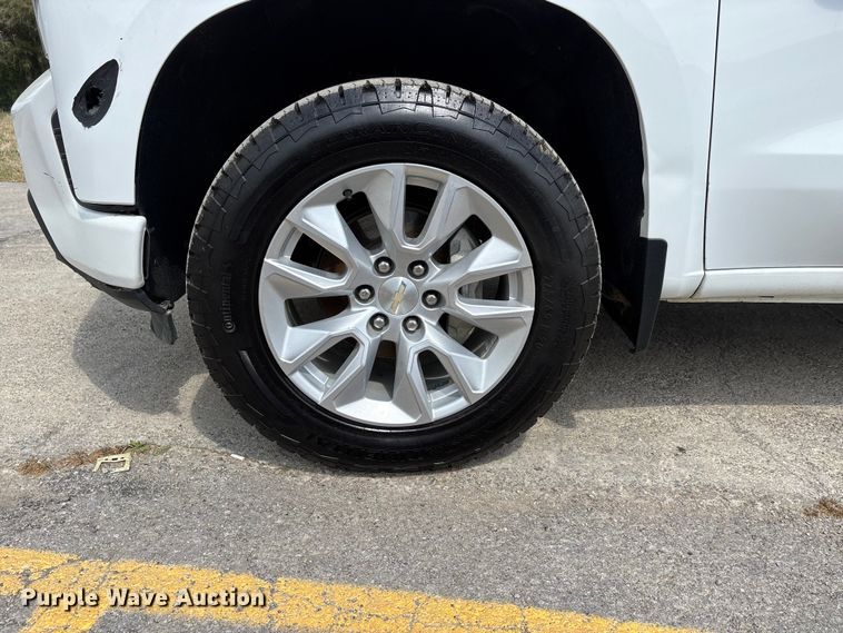 image for item DT0124 2021 Chevrolet Silverado 1500 Crew Cab pickup truck