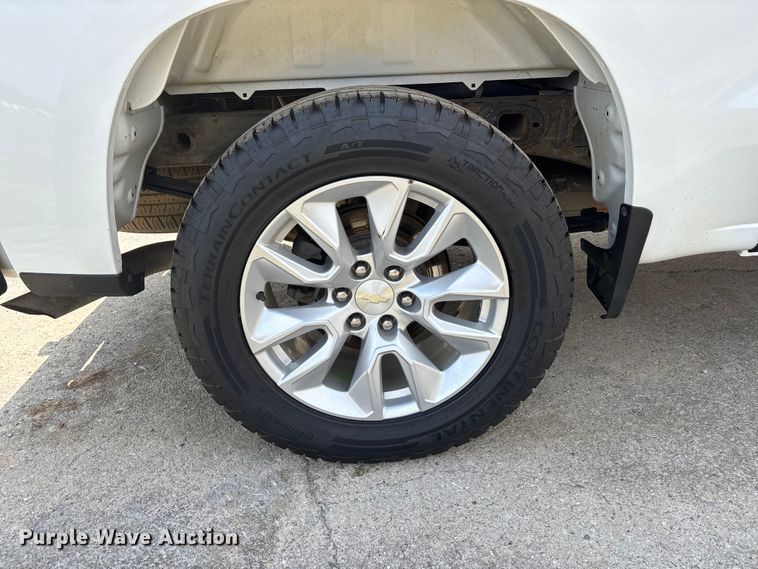 image for item DT0124 2021 Chevrolet Silverado 1500 Crew Cab pickup truck