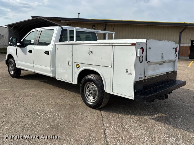 image for item DT0129 2019 Ford F250 Super Duty Crew Cab utility bed pickup truck