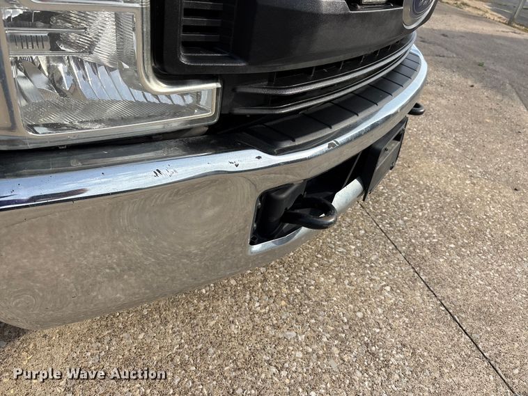 image for item DT0129 2019 Ford F250 Super Duty Crew Cab utility bed pickup truck