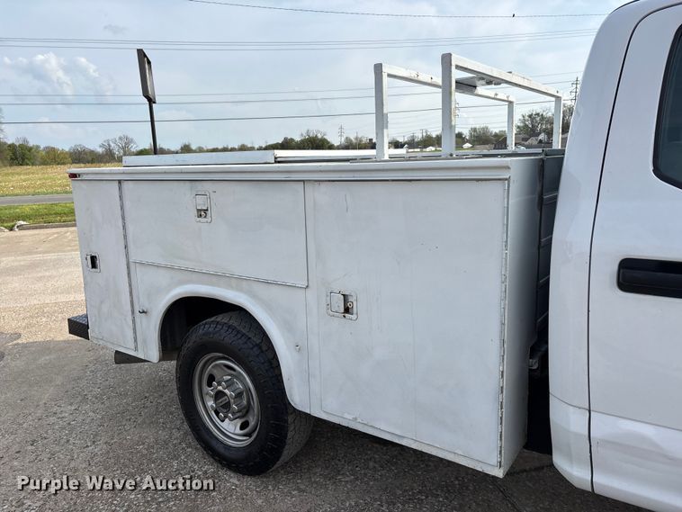 image for item DT0129 2019 Ford F250 Super Duty Crew Cab utility bed pickup truck
