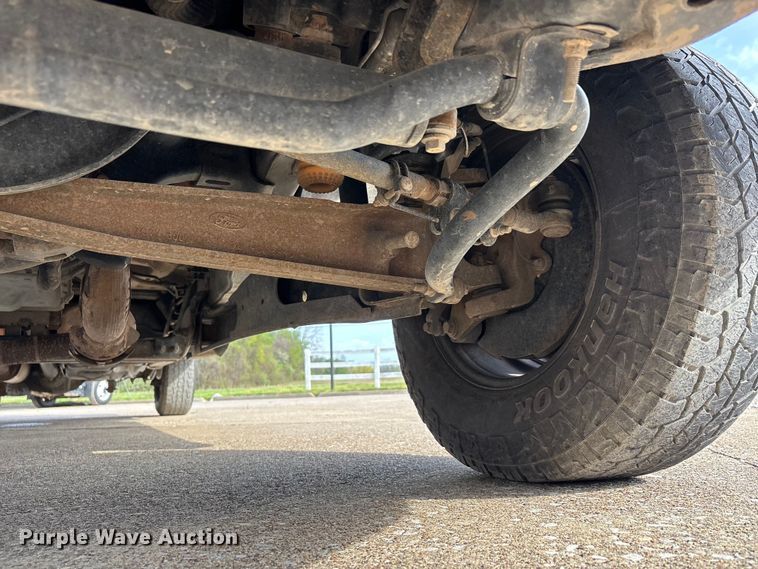 image for item DT0129 2019 Ford F250 Super Duty Crew Cab utility bed pickup truck