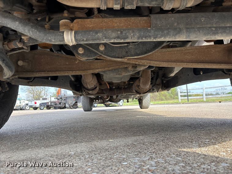 image for item DT0129 2019 Ford F250 Super Duty Crew Cab utility bed pickup truck