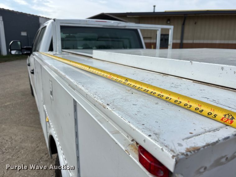 image for item DT0129 2019 Ford F250 Super Duty Crew Cab utility bed pickup truck
