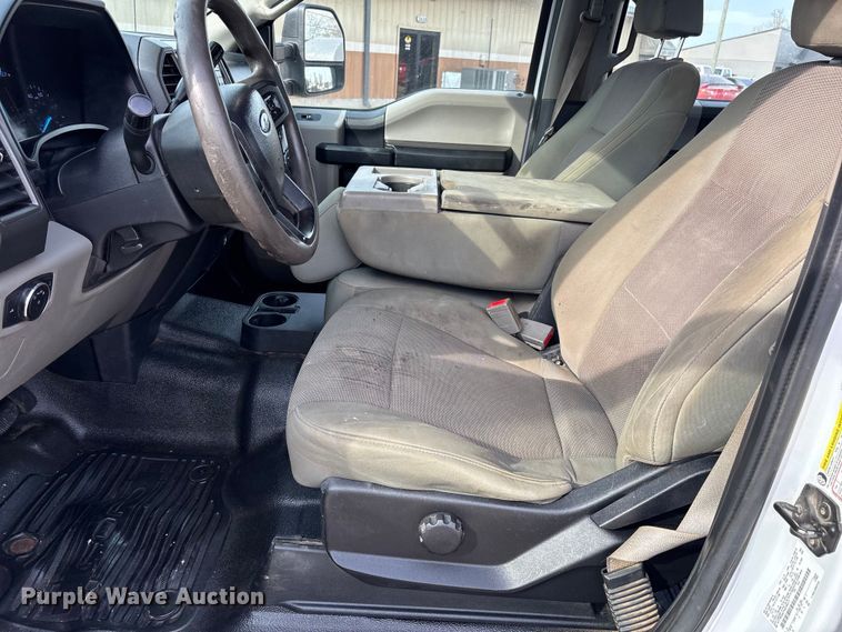 image for item DT0129 2019 Ford F250 Super Duty Crew Cab utility bed pickup truck