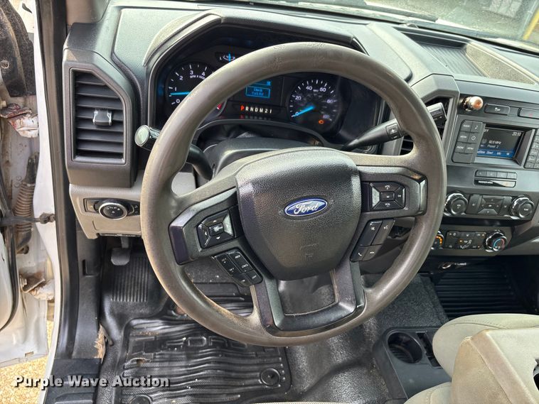 image for item DT0129 2019 Ford F250 Super Duty Crew Cab utility bed pickup truck