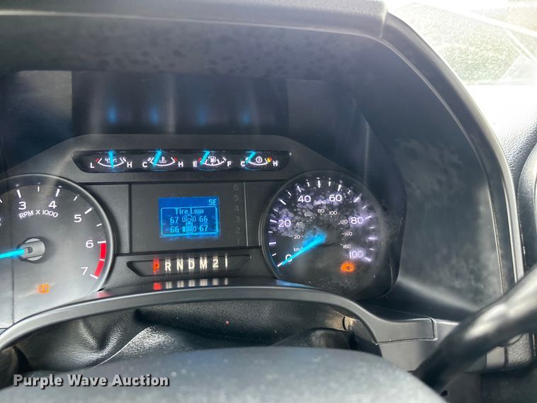 image for item DT0129 2019 Ford F250 Super Duty Crew Cab utility bed pickup truck