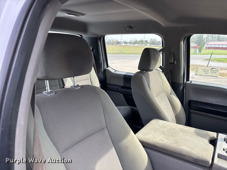 image for item DT0129 2019 Ford F250 Super Duty Crew Cab utility bed pickup truck