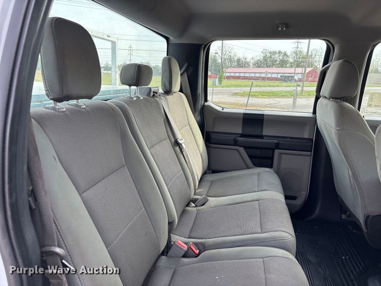 image for item DT0129 2019 Ford F250 Super Duty Crew Cab utility bed pickup truck