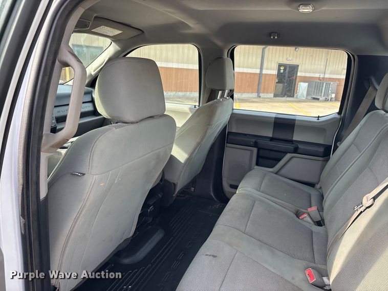 image for item DT0129 2019 Ford F250 Super Duty Crew Cab utility bed pickup truck