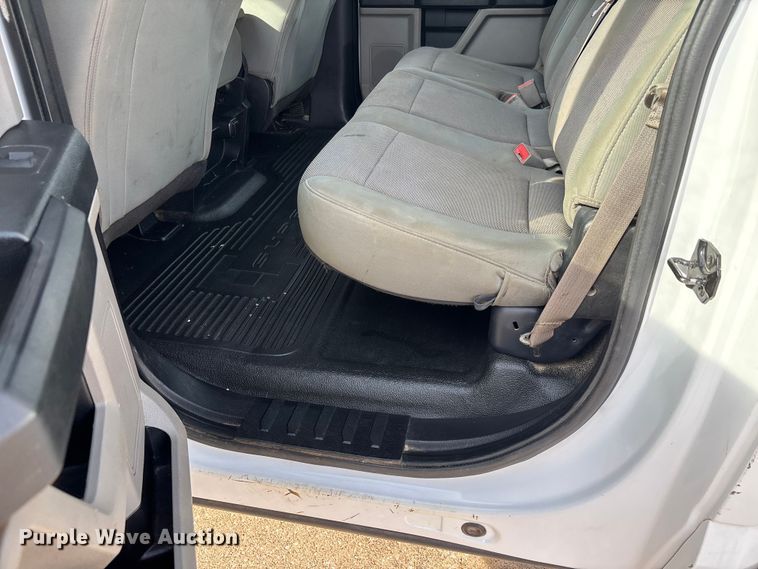 image for item DT0129 2019 Ford F250 Super Duty Crew Cab utility bed pickup truck