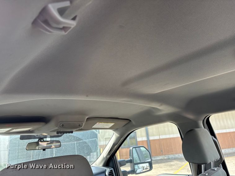 image for item DT0129 2019 Ford F250 Super Duty Crew Cab utility bed pickup truck