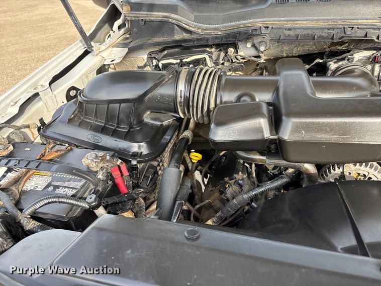 image for item DT0129 2019 Ford F250 Super Duty Crew Cab utility bed pickup truck