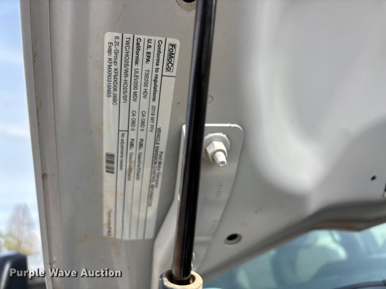 image for item DT0129 2019 Ford F250 Super Duty Crew Cab utility bed pickup truck