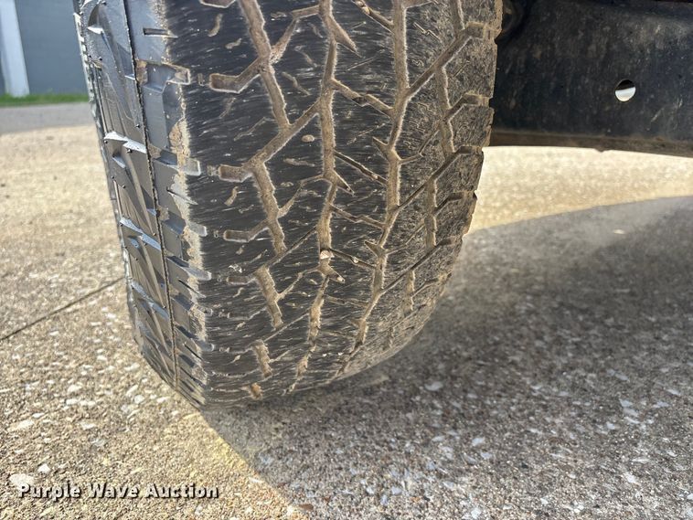 image for item DT0129 2019 Ford F250 Super Duty Crew Cab utility bed pickup truck