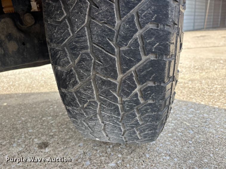 image for item DT0129 2019 Ford F250 Super Duty Crew Cab utility bed pickup truck