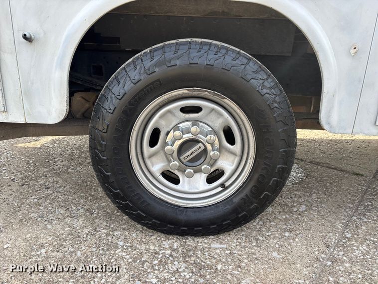 image for item DT0129 2019 Ford F250 Super Duty Crew Cab utility bed pickup truck