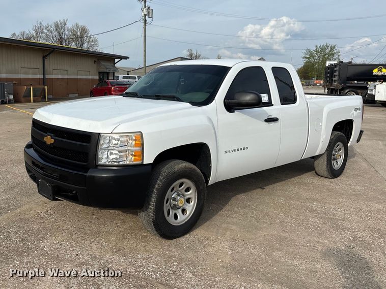 image for item DT0130 2013 Chevrolet Silverado 1500 Ext. Cab pickup truck