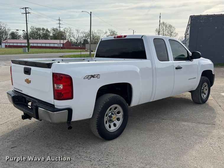 image for item DT0130 2013 Chevrolet Silverado 1500 Ext. Cab pickup truck