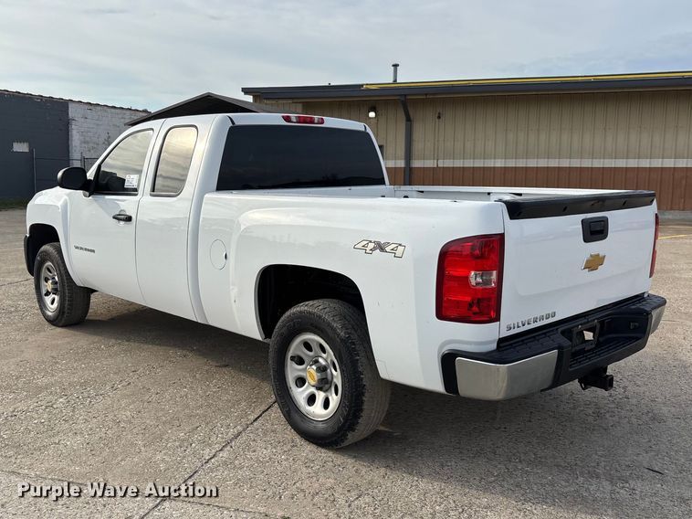 image for item DT0130 2013 Chevrolet Silverado 1500 Ext. Cab pickup truck