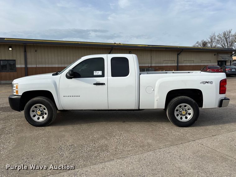image for item DT0130 2013 Chevrolet Silverado 1500 Ext. Cab pickup truck