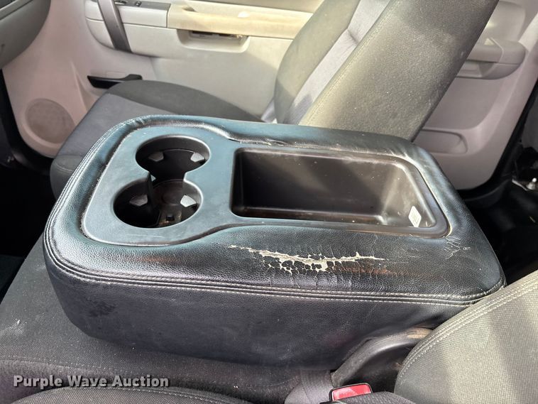 image for item DT0130 2013 Chevrolet Silverado 1500 Ext. Cab pickup truck