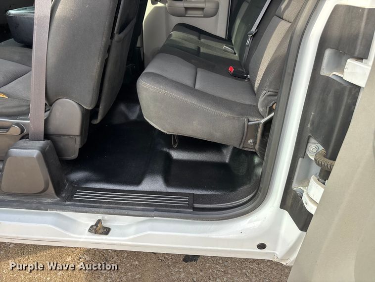 image for item DT0130 2013 Chevrolet Silverado 1500 Ext. Cab pickup truck