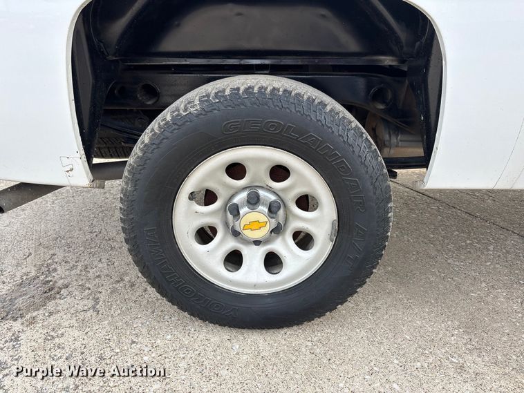 image for item DT0130 2013 Chevrolet Silverado 1500 Ext. Cab pickup truck