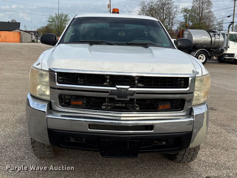 image for item DT0131 2009 Chevrolet Silverado 2500HD utility bed pickup truck